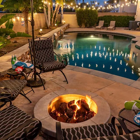 Amazing Modern Pool House Near Disneyland